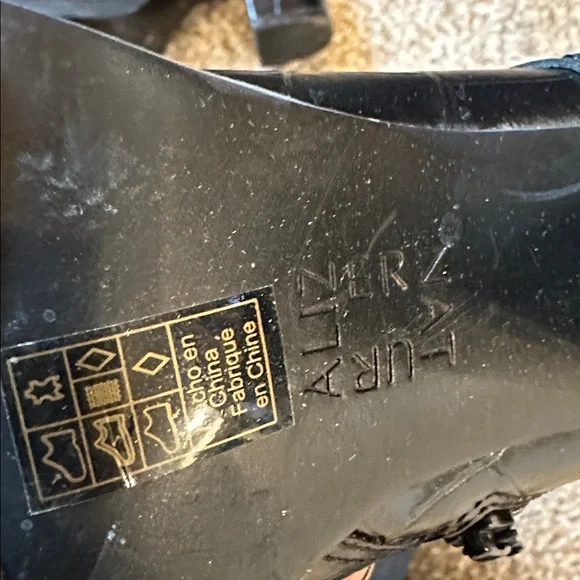 Naturalizer Bootie - Picture 2 of 3